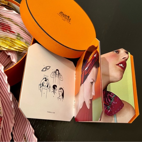 Hermes Authentic Rare Les Patits Princes Plisse Scarf - Picture 2 of 11